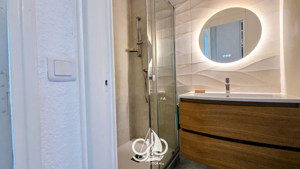 Vente Appartement Marina plain pied entièrement rénovée 3 pièces de 53 m2 à vendre à Port-Camargue   Terrasse et parking privati Le grau du roi