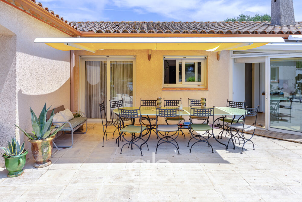 Villa d'exception 230 m2 plain-pied avec piscine & jacuzzi | Lattes