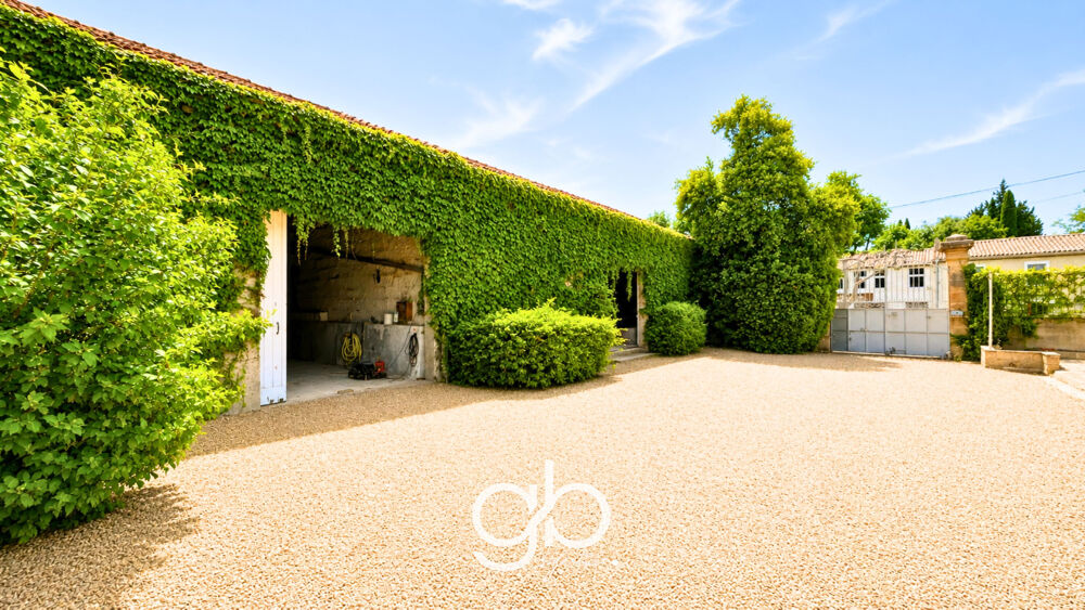 Vente Maison MAISON DE MAÎTRE DU XVIIIe SIÈCLE AVEC JARDIN, DÉPENDANCES ET GARAGES AU CŒUR D'AIMARGUES Aimargues