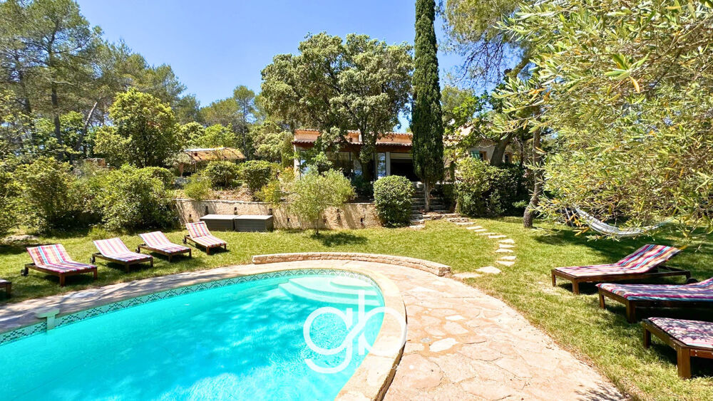 MAS DEXCEPTION À ASSAS PROPRIÉTÉ DE 290 M2 AVEC PISCINE, LOFT INDÉPENDANT SUR 2 HECTARES