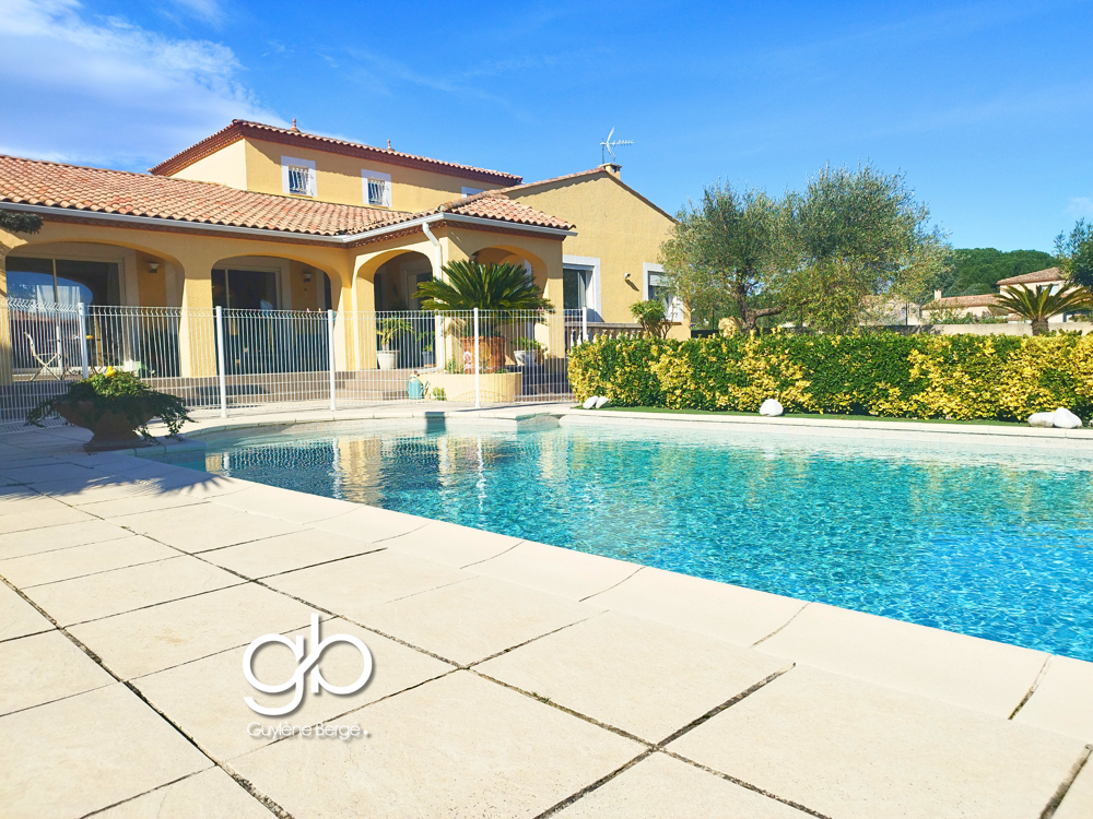 VILLA TRADITIONNELLE 192 m2 AVEC JARDIN FRUITIER ET POOL HOUSE EN BOIS -