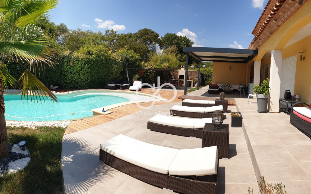 Villa d'exception 4 chambres avec piscine et jardin arboré