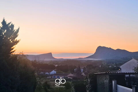   MAISON FAMILIALE AVEC STUDIO IND�PENDANT - VUE PIC SAINT-LOUP - SAINT-MARTIN-DE-LONDRES Maison - 6 pi�ce(s) - 133 m�