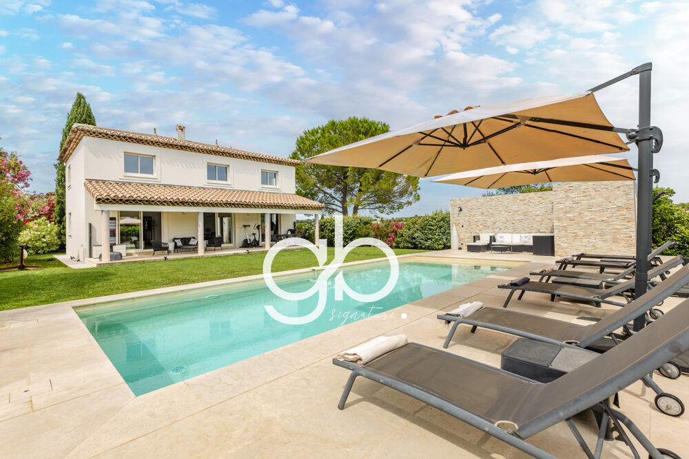 Maison d'Architecte 167m2 sur un terrain de 930m2 avec piscine située Hôpitaux-Facultés