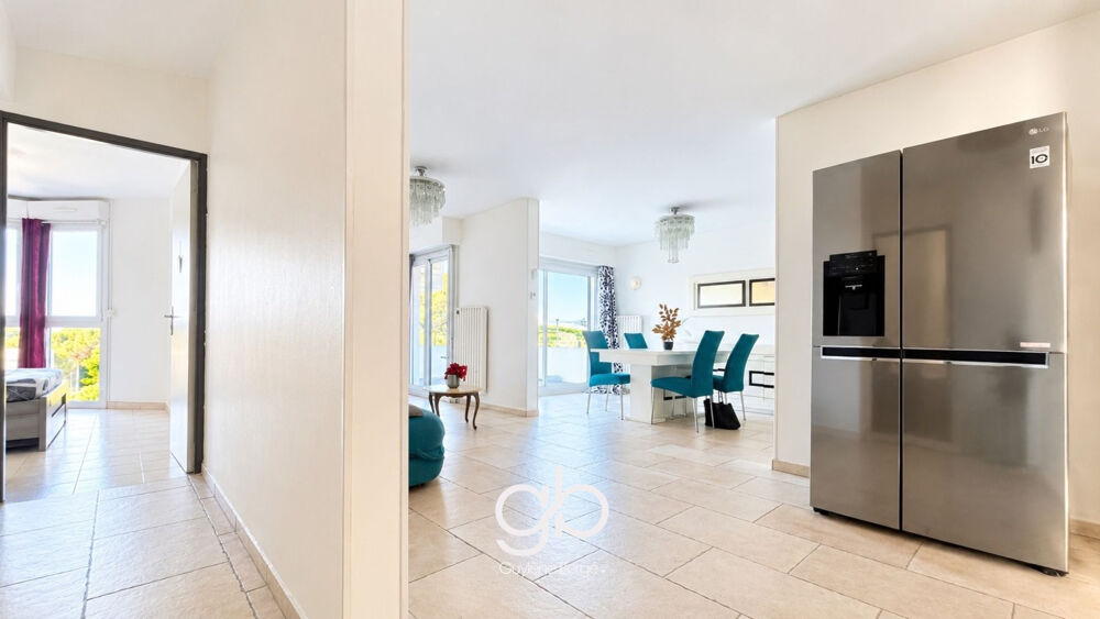 Vente Appartement Rare dernier étage lumineux - 4 pièces de 100 m2 avec terrasse, parking et services Montpellier