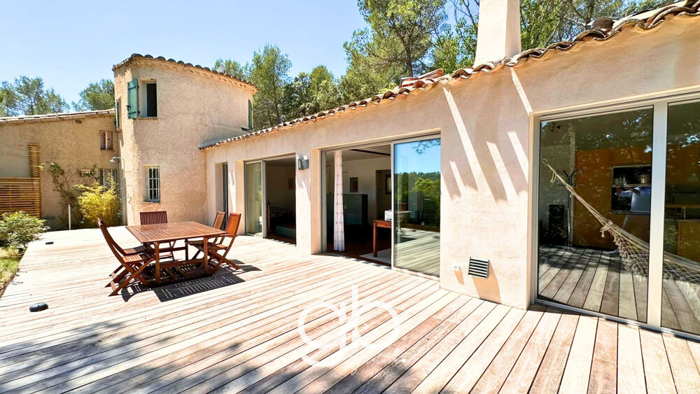 MAS DEXCEPTION À ASSAS PROPRIÉTÉ DE 290 M2 AVEC PISCINE, LOFT INDÉPENDANT SUR 2 HECTARES