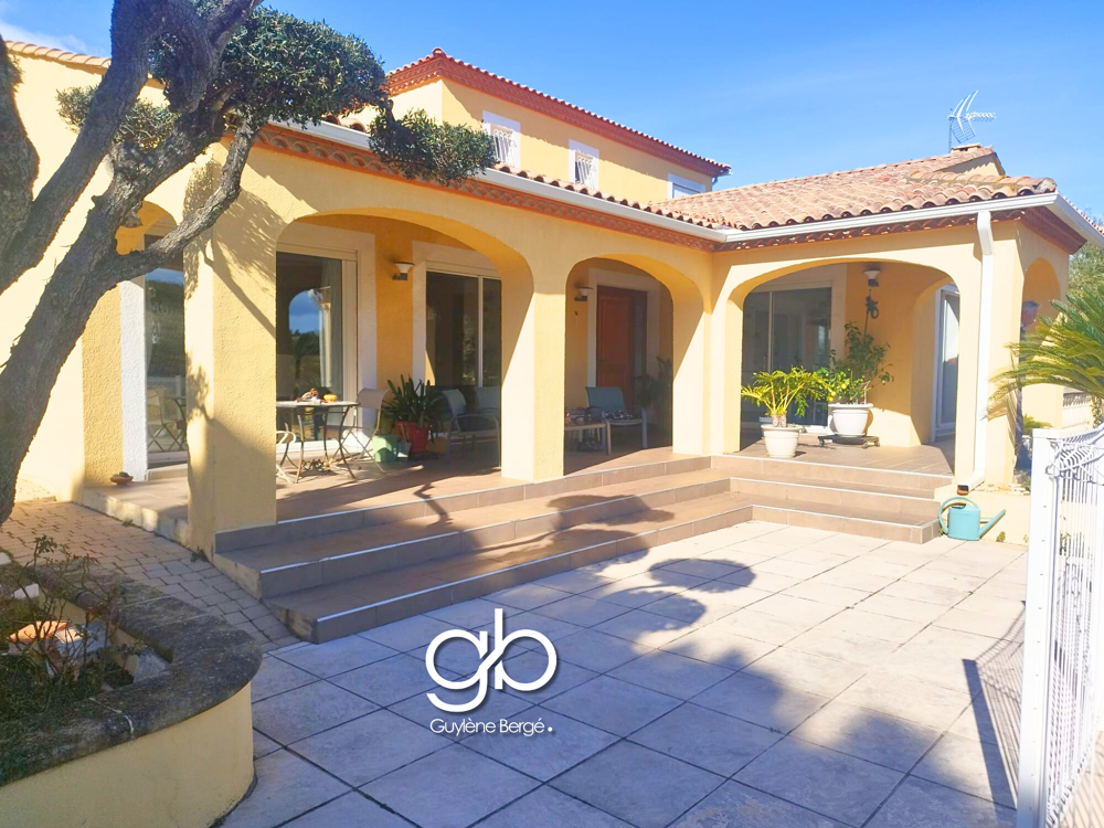 VILLA TRADITIONNELLE 192 m2 AVEC JARDIN FRUITIER ET POOL HOUSE EN BOIS -