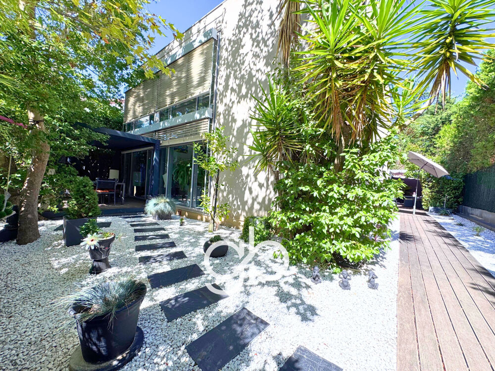Vente Maison À VENDRE   MONTPELLIER ARCEAUX   VILLA D'ARCHITECTE DE 197 M2 6 PIECES - STATIONNEMENT JARDIN ET JACUZZI Montpellier