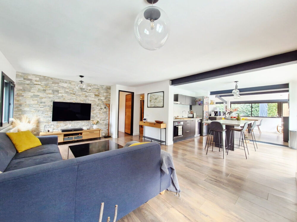 Vente Maison Villa familiale de 154m2 rénovée avec piscine chauffée et vue nature   Exclusivité Sussargues Sussargues