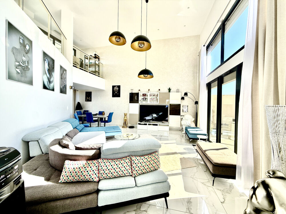 Villa récente de 246 m2 avec vue et piscine - Clarensac 30870
