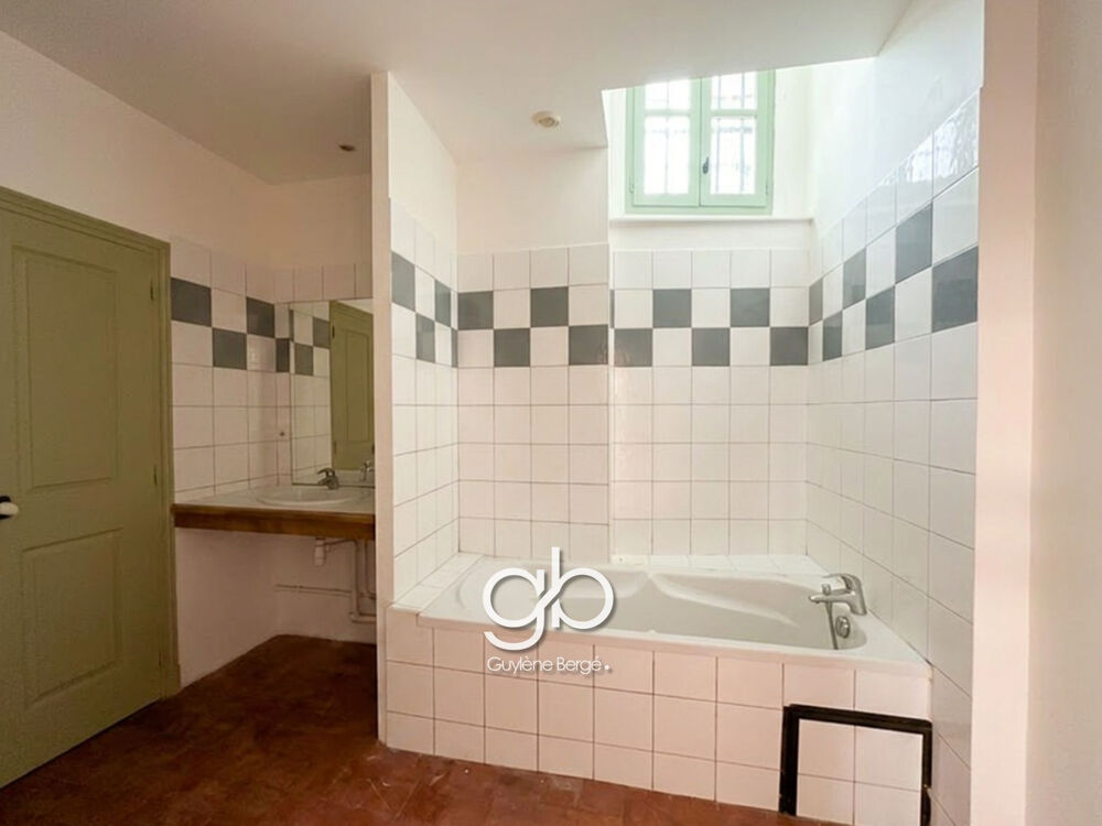Vente Appartement APPARTEMENT T2 DE CARACTÈRE DE 76,79 M2 DANS UN HÔTEL PARTICULIER AU CŒUR DE BÉZIERS Beziers