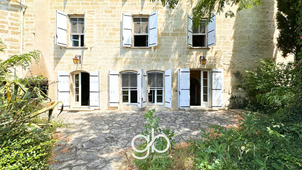 Vente Maison MAISON DE MAÎTRE DU XVIIIe SIÈCLE AVEC JARDIN, DÉPENDANCES ET GARAGES AU CŒUR D'AIMARGUES Aimargues