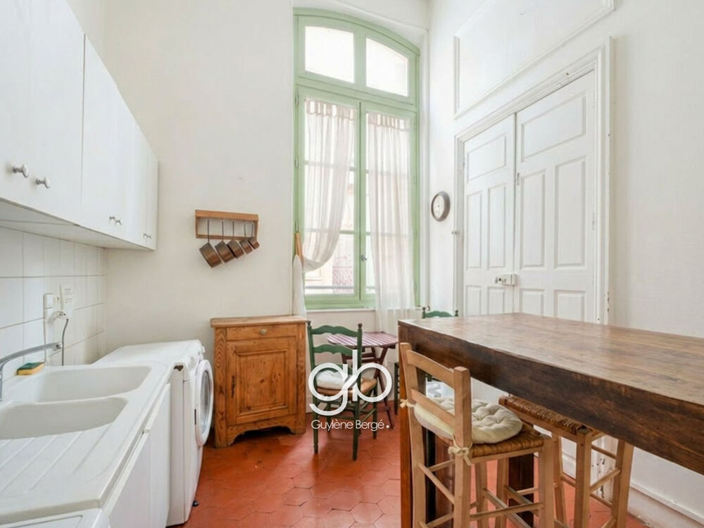 Vente Appartement APPARTEMENT DE CARACTÈRE DE 67,84 M2 DANS UN HÔTEL PARTICULIER AU CŒUR DU CENTRE HISTORIQUE DE BÉZIERS Beziers