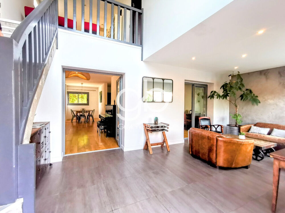 Vente Maison Villa T8 avec Piscine, Double Garage, Jardin   Saint-Brès St bres