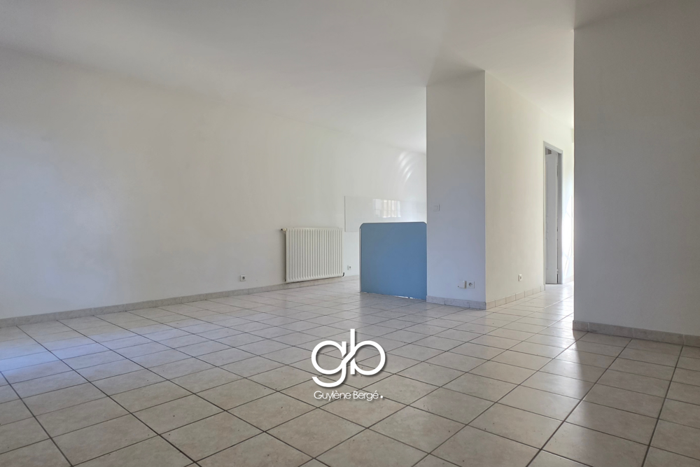 Vente Maison MAISON À VENDRE MONTPELLIER - T4 3 CHAMBRES AVEC JARDIN ET GARAGE - TRAMWAY SABINES - CLINIQUE SAINT-ROCH Montpellier
