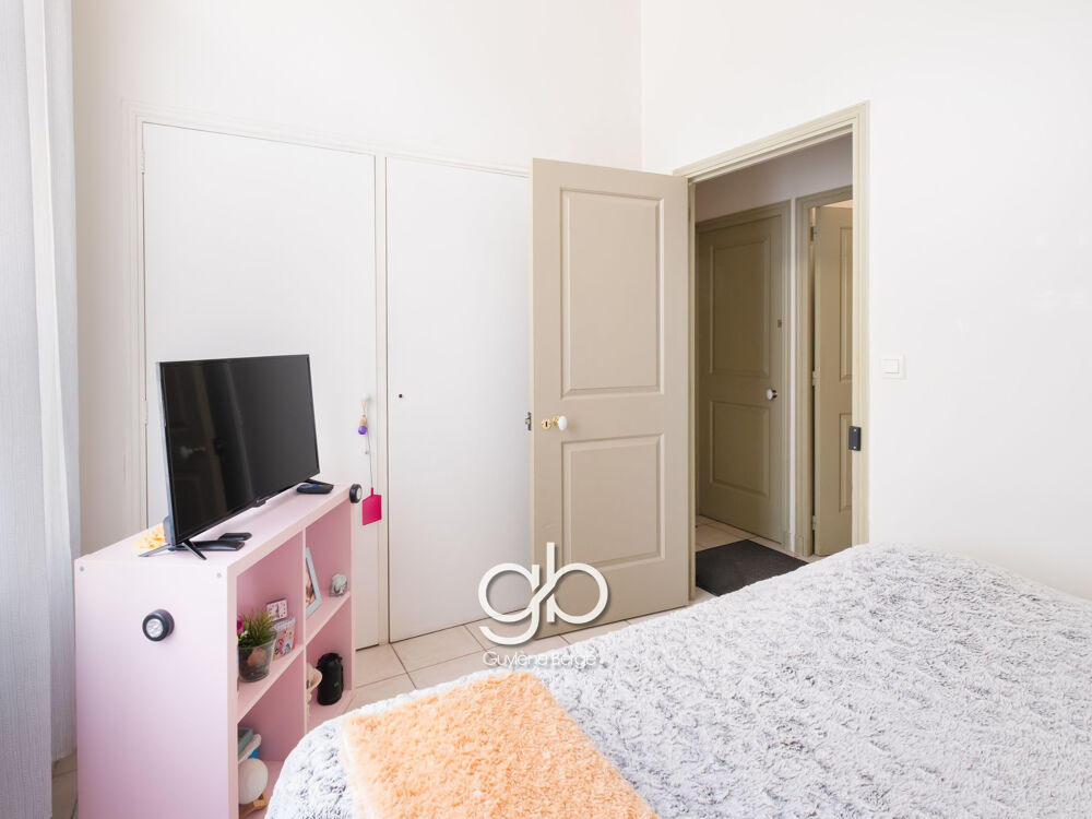 Vente Appartement APPARTEMENT T2 DE CARACTÈRE DANS UN HÔTEL PARTICULIER AU CŒUR DU CENTRE HISTORIQUE DE BÉZIERS Beziers