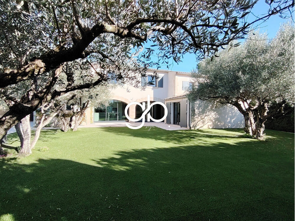 Propriété Provençale de Caractère à 5 minutes dUzès Élégance, Calme et Art de Vivre