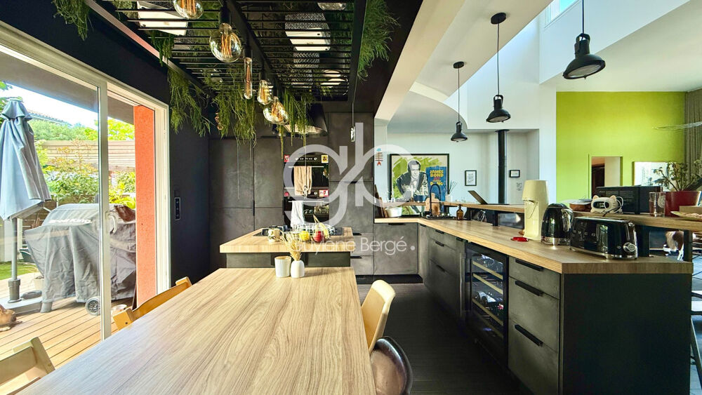 Vente Maison Villa T5 Moderne 140m2 Piscine Chauffée, Poêle à Bois - Le Crès 34920 Le cres