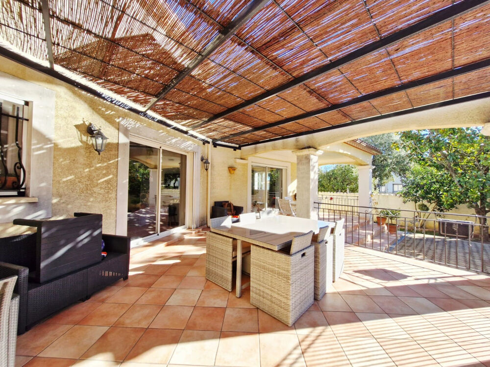 Villa 5 pièces de 170 m2 avec piscine sur une parcelle arborée de 1000m2 dans un environnement calme et sans v