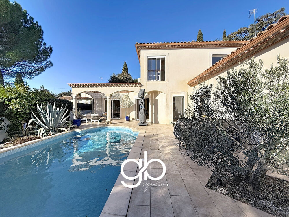 Villa 5 pièces de 190 m2 avec piscine - Le Crès