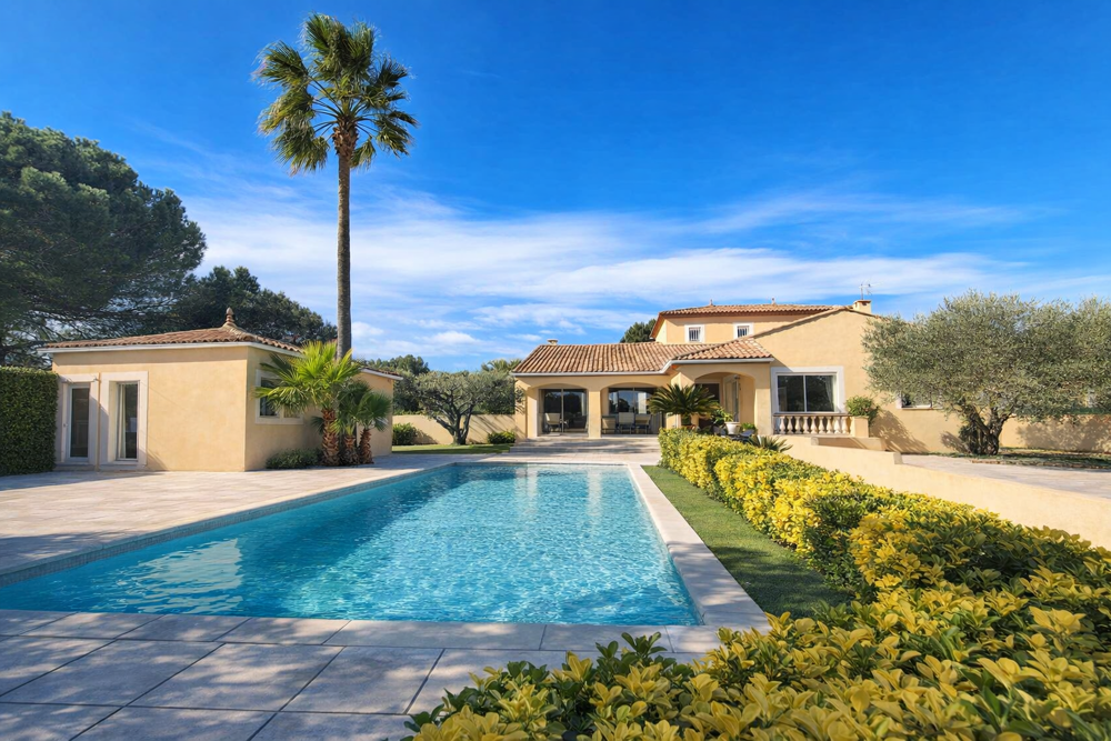 Vente Maison villa méditerranéenne sur parcelle de 1500m2 arboré, piscine, pool house Pignan