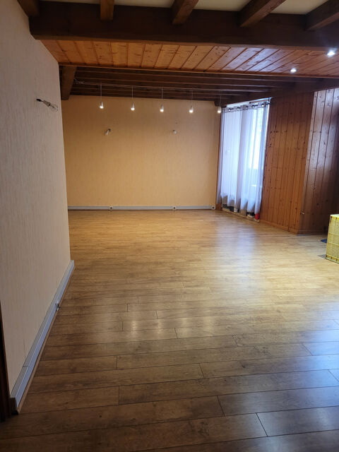   Local commercial / professionnel   81 m2 - centre de la commune 