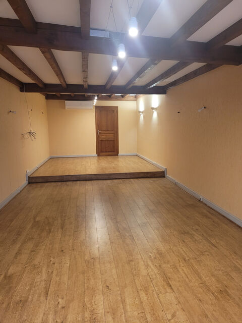 Local commercial / professionnel   81 m2 - centre de la commune 161000 69290 Grezieu la varenne