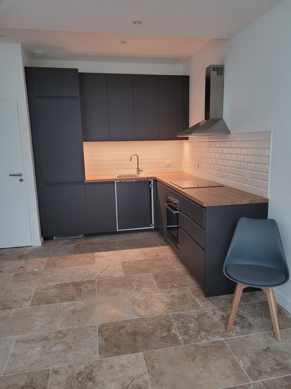 LOCATION T2 65 m2 - entièrement rénové - meublé ou non - profession libérale et/ou indépendante acceptée