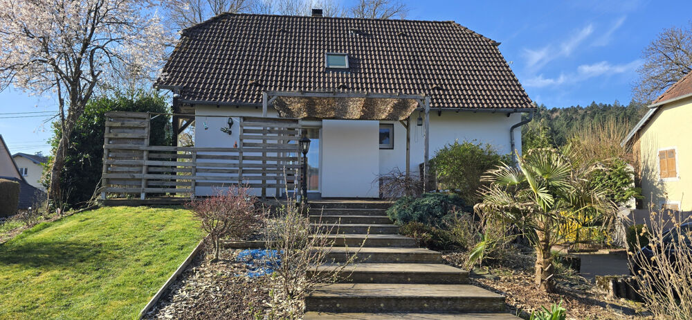 Vente Maison Maison traditionnelle rénovée avec panneaux solaires et terrain de 1000 m2 Etueffont