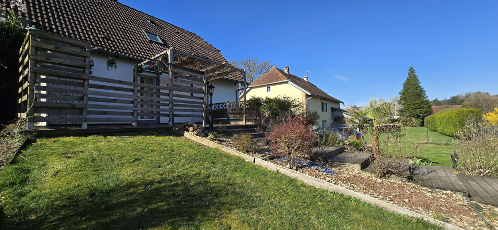 Vente Maison Maison traditionnelle rénovée avec panneaux solaires et terrain de 1000 m2 Etueffont