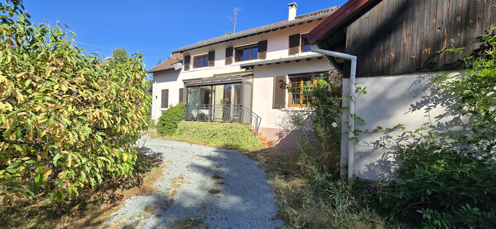 RARE À LA VENTE PROPRIÉTÉ BIFAMILIALE DANS UN CADRE IDYLLIQUE