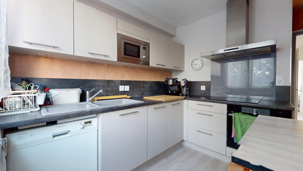 Vente Appartement T4 de 69 m2 traversant et lumineux avec balcon et vue dégagée Besancon