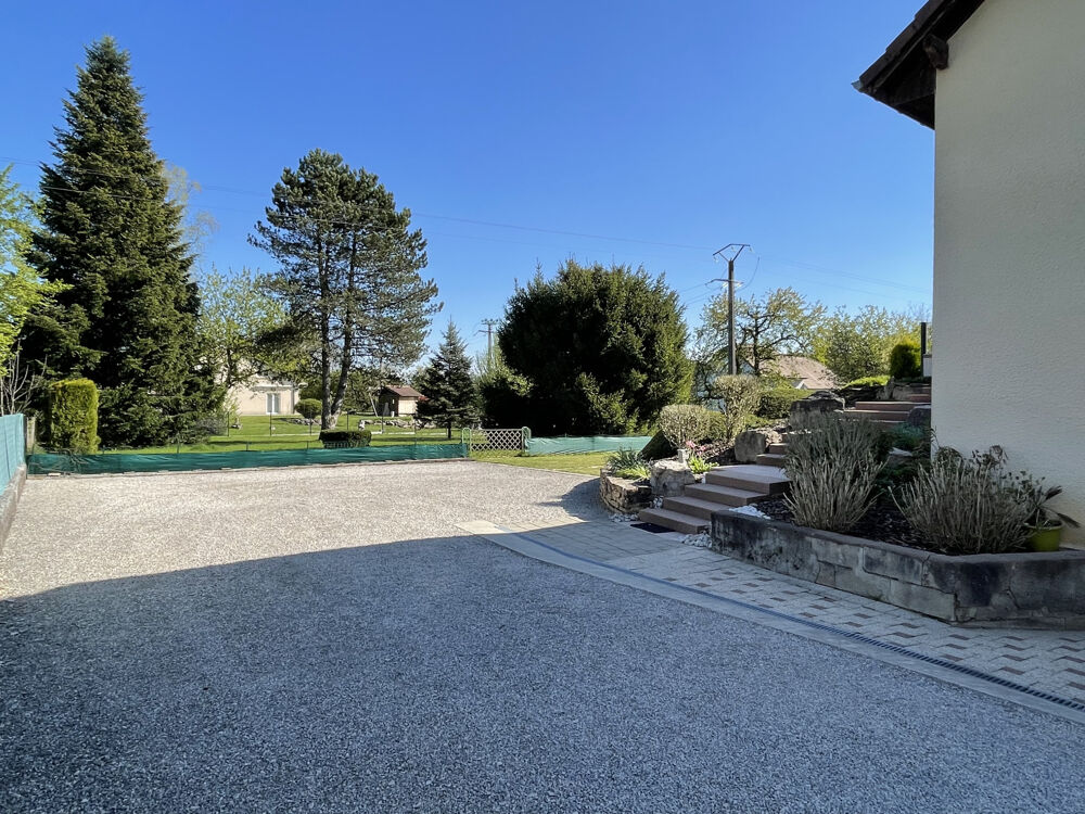 Vente Maison Exclusivité, Girardi Immobilier, uniquement chez nous pour vous à Arcey, cette charmante maison à rafraîchir. Arcey