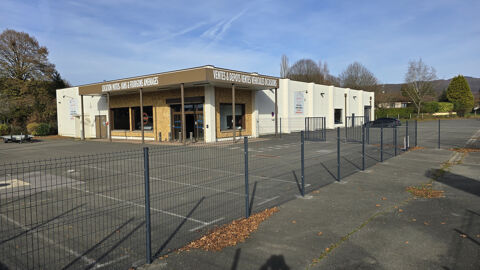   En exclusivité chez Girardi Immobilier , secteur Ronchamp , un beau local d'activité entièrement rénové . 