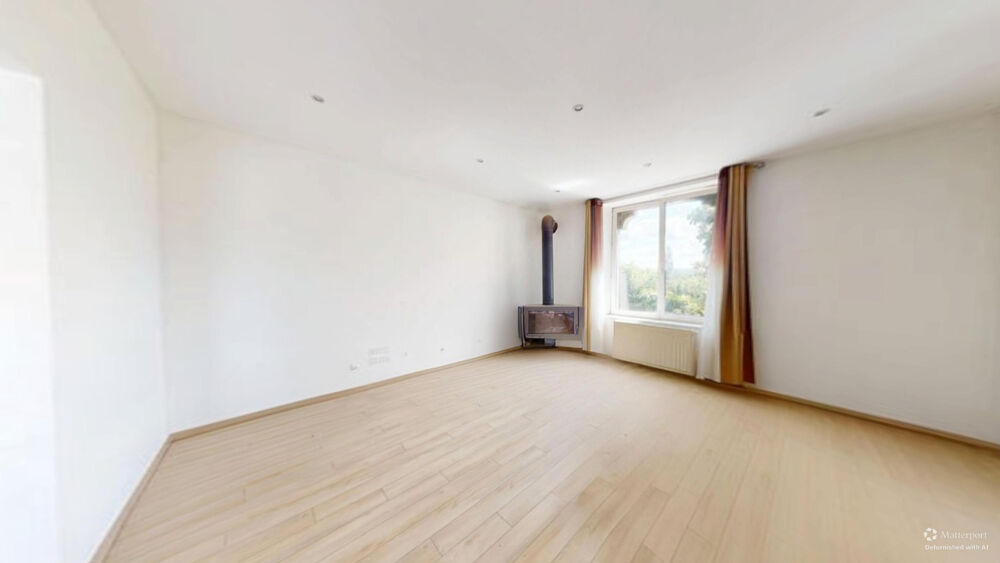 Vente Appartement Uniquement chez Girardi Immobilier à Sainte-Marie, Sébastien vous présente cette maison mitoyenne. Ste marie