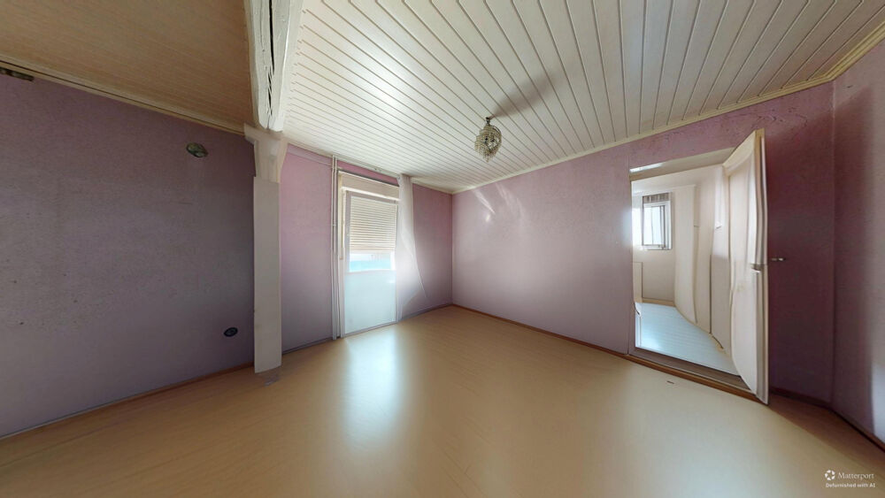 Uniquement chez Girardi Immobilier pour vous, une maison mitoyenne de 96 m2 à rénover.