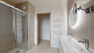  Appartement à louer 3 pièces 84 m²