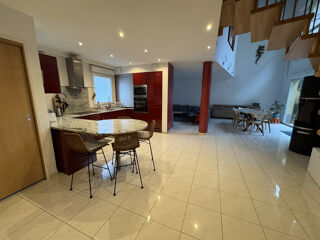  Duplex/triplex � vendre 6 pi�ces 161 m�