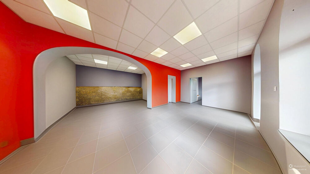 Girardi Immobilier vous propose à Montbéliard avenue Joffre, un appartement, au RDC d'un joli immeuble de 1850