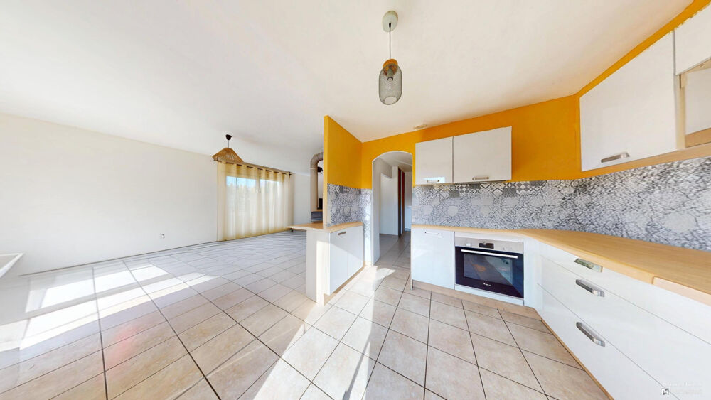 Girardi Immobilier vous présente en exclusivité cette charmante maison de 95 m2 sur 9 ares de terrain .