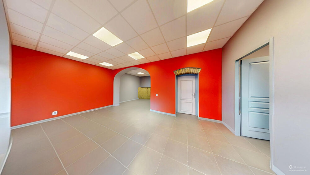 Girardi Immobilier vous propose à Montbéliard avenue Joffre, un appartement, au RDC d'un joli immeuble de 1850