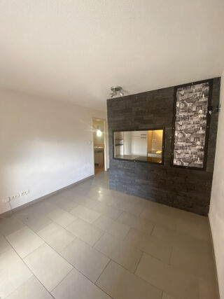  Appartement à louer 2 pièces 35 m²