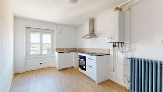  Appartement à louer 4 pièces 84 m²