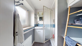  Immeuble à vendre 8 pièces 142 m²