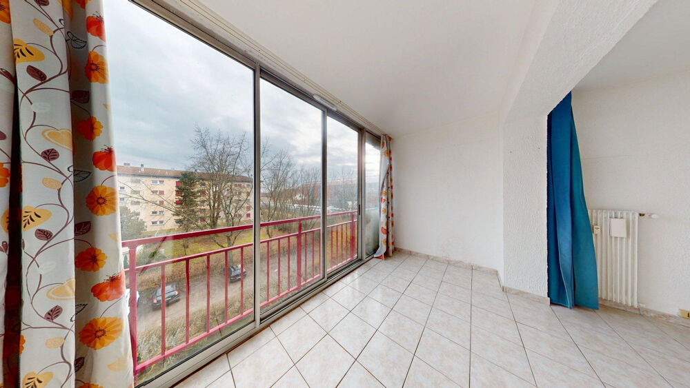 Grand appartement F3 dans un immeuble refait à neuf