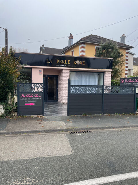   L'agence GIRARDI IMMOBILIER vous présente en exclusivité ce beau local commercial à Montbéliard. 
