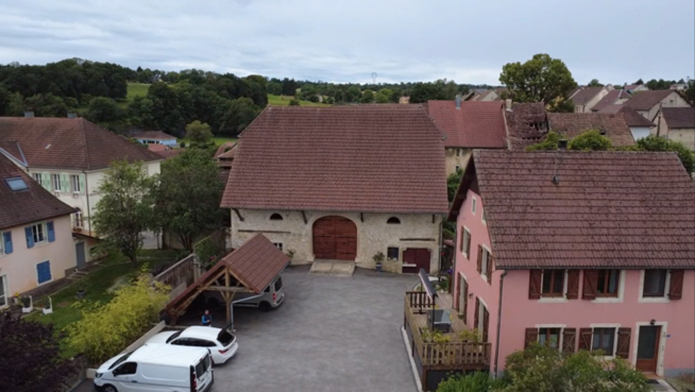 Vente Maison Pépite à Saint-Dizier-l'Évêque: Maison familiale avec vaste grange sur plus de 10 ares de terrain St dizier l eveque
