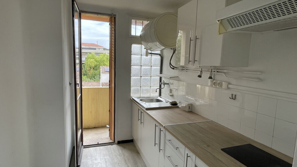Vente Appartement T1 traversant de 27 m2 avec balcon   2  étage Marseille 13