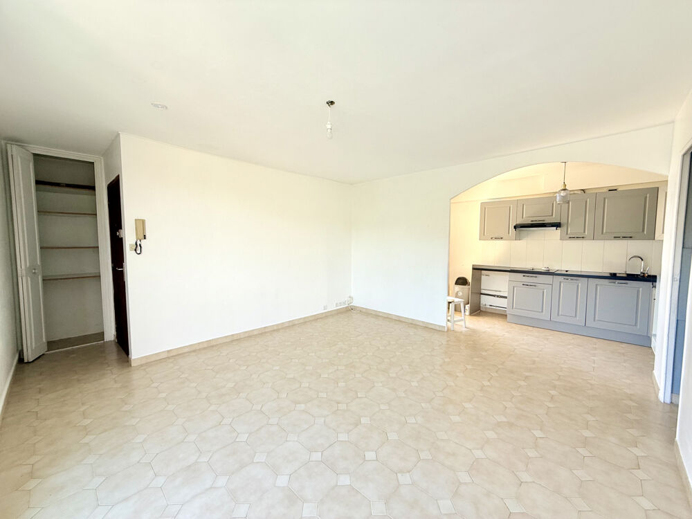 Vente Appartement Trés beau T4 de 63,77m2 LC,avec balcon Marseille 10