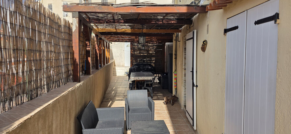 Vente Appartement Trés beau T3  Vauban 58,62 m2 LC 122,76 m2 au sol Marseille 6